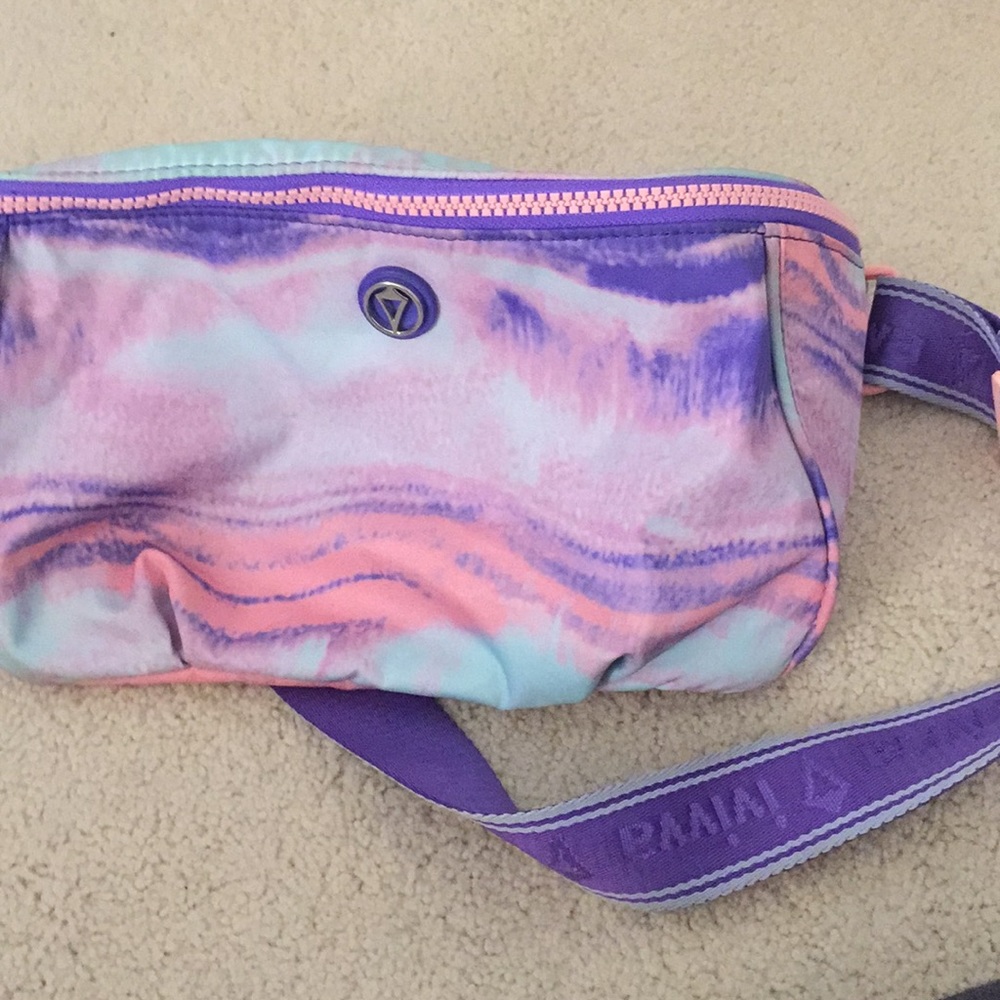 ivivaa sports bag